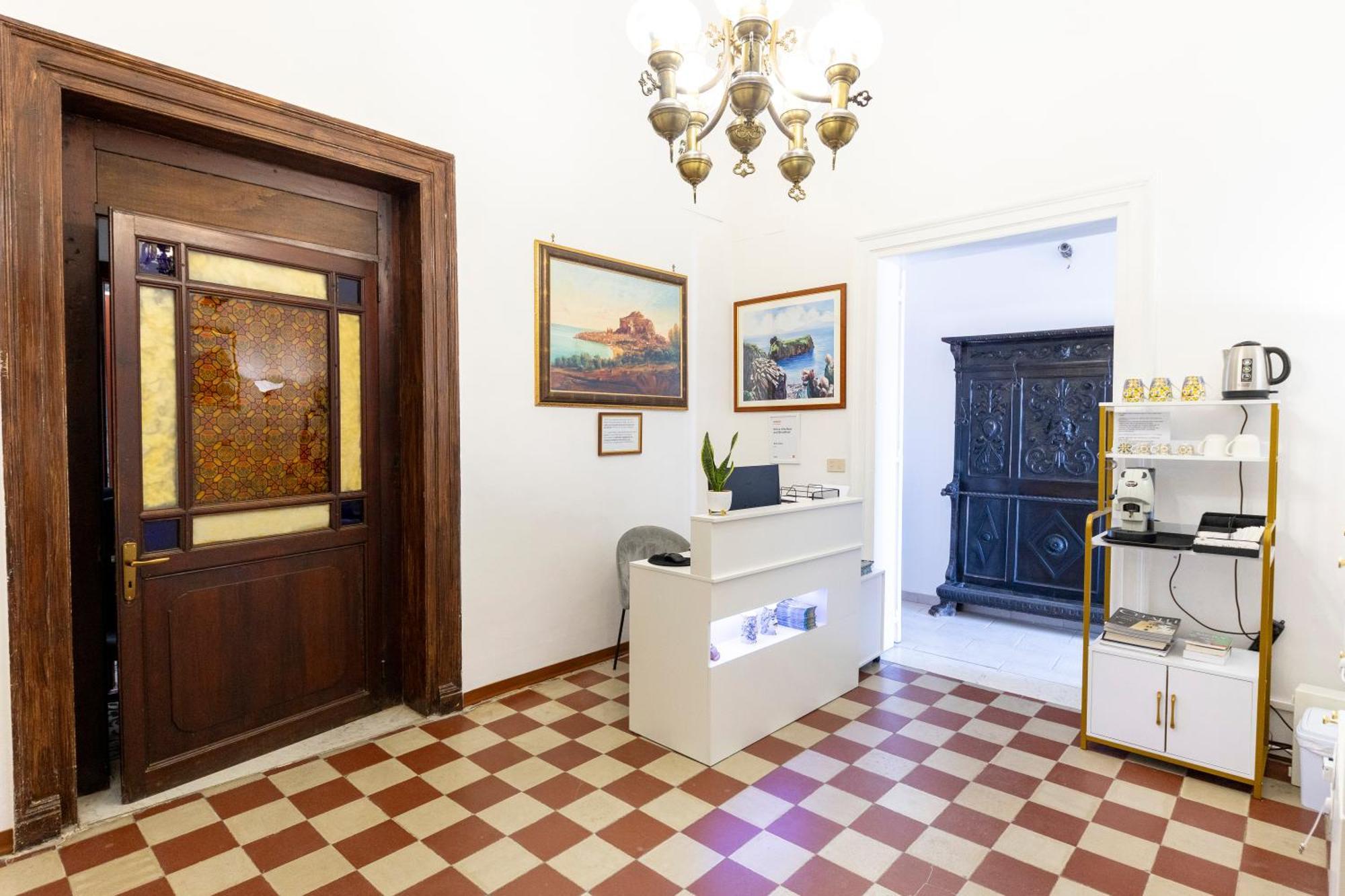 Dolce Vita And Bed & Breakfast Cefalu